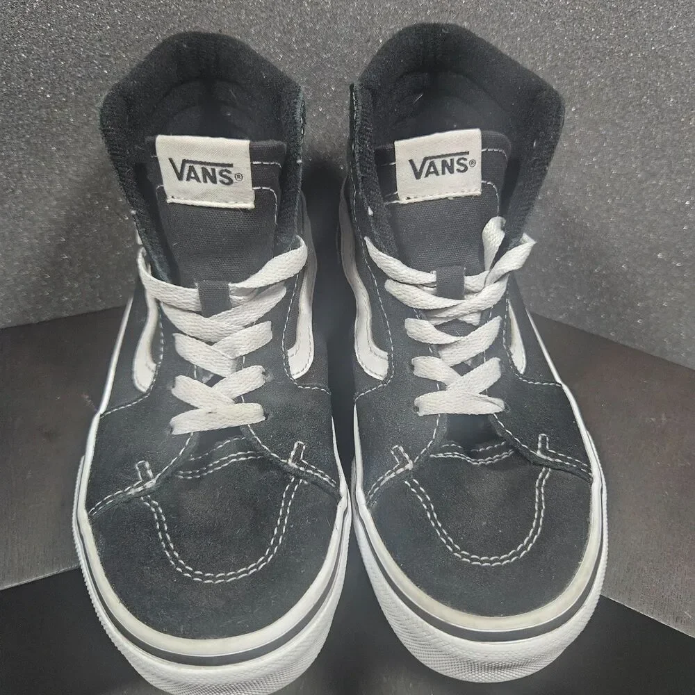 Kids Cans Sk8-Black & White High Top Sneakers- Size 3Y